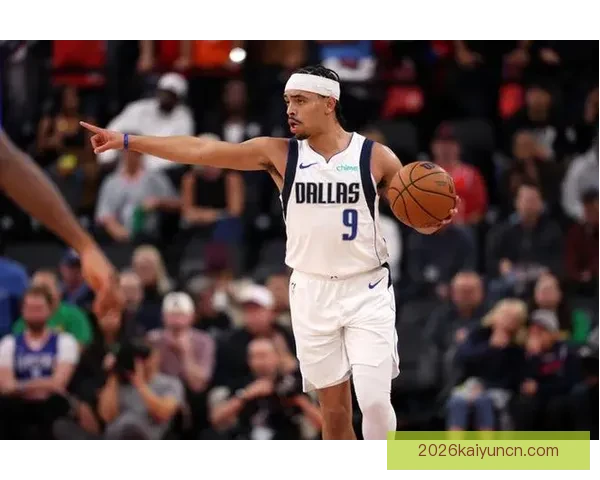 小内姆布哈德球鞋被踩掉后迅速捡起举起干扰投篮遭判技术犯规